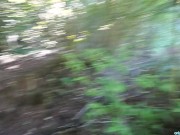 Coppietta trova un posticino nel bosco per una sveltina con sborrata interna!🦉 5/16