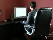 Cora is a lucky hairy babe who gets to work at home 1/16