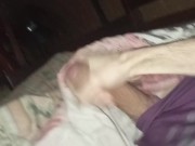 Gozando gostoso enquanto estou sozinho em casa (veio porra na minha cara) 9/16