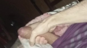 Gozando gostoso enquanto estou sozinho em casa (veio porra na minha cara)