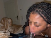 Hot belle mere MILF vient dans mon lit et me montre comment succer et déguster du sperme 2/16