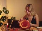 Cozy Halloween Pumpkin Carving with Your Girlfriend 14/16