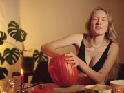 Cozy Halloween Pumpkin Carving with Your Girlfriend 9/16
