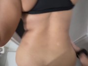 احلى لبنانية شرموطة😍كنت سياحة بلبنان ولما كنت جوا غرفتي بالفندق دخلت علي خادمة تنظيف تتغزل فيني🤤🔥 16/16