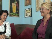 Roxanne Hall demands that as her hubby is gets a blowjob, the wife must lick her pussy. 10/16