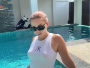 Типичная Вечеринка у Бассейна в Белом. Мокрая Маечка Подняла Член за СЕКУНДУ! 1/16