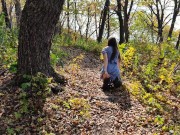 Прогулка по осеннему лесу с голой попой. Я забыла надеть трусики! 4/16