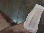 Gozando muito nos meus pés com uma buceta artificial de silicone 10/16