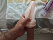 Gozando muito nos meus pés com uma buceta artificial de silicone 5/16