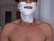 Canto rap (Enzo Dong)  e faccio la barba 6/16