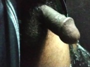 Mature guy pissing 🍌💦 loudly 14/16