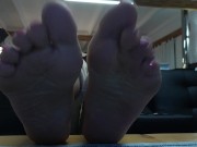 beautiful latina with dirty soles of her feet 10/16