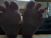 beautiful latina with dirty soles of her feet 12/16