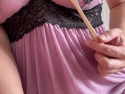 日本熟女が歯ブラシでクリトリス磨き - Screenshot 2 of 16 - Japanese