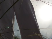 野外でおならとおしっこをする日本人女性。 6/16