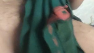 Disfruto que me vea mi vecina masturbarme