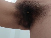 Figa pelosa dal culo grosso e mamma bruna sexy. Calda latina con la figa pelosa, grandi tette 9/16