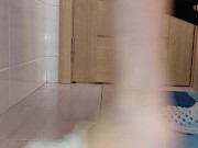 Mulher gostosa toca sua buceta peluda. Buceta gostosa com cabelos castanhos, bunda grande e seios 14/16