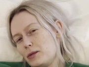 BIONDA TETTONA usa il suo SEX TOY preferito per masturbarsi e venire 14/16