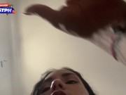 DESCUBRI A MI DULCE VECINA CALIENTE CON SU JUGUETE - PORNO EN ESPAÑOL 8/16