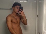 Me masturbo frente al espejo. 5/16