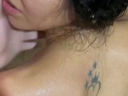 Eu fodo minha meiairmã magrinha  enquanto ela toma banho para ir para a escola +18 13/16