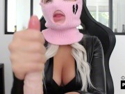 Baby fait une pipe baveuse sur son gode ! 2/16