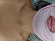 Amateur-Paarsex mit der Frau und Sperma auf ihrem Gesicht. Sexy brünette haarige Muschi,  Titte 15/16