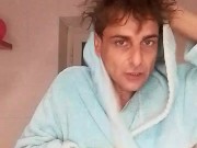 Faccio la doccia conto rap(Fabri Fibra)e parlo con voi 12/16