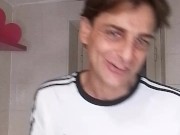 Faccio la doccia conto rap(Fabri Fibra)e parlo con voi 2/16