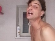 Faccio la doccia conto rap(Fabri Fibra)e parlo con voi 5/16