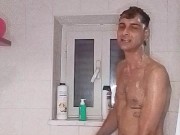 Faccio la doccia conto rap(Fabri Fibra)e parlo con voi 9/16