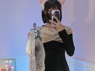 Miao Shows a New Dance | 苗族表演新舞蹈