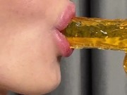 Милая Exotic Сосет Леденец И Представляет Настоящий Член 5/16