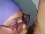 Enfermera le hace garganta profunda al doctor 4/16