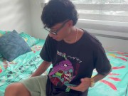 Le doy la mejor follada de mi vida a mi pequeña hermanastra mientras hablo por llamada con mi novia. 1/16