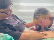 Le doy la mejor follada de mi vida a mi pequeña hermanastra mientras hablo por llamada con mi novia. 7/16