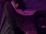 Esposa peituda é algemada leva tapa e toma banho de porra 8/16