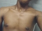 Me Encuentra en el baño público Hermosa Chica Dominicana 11/16