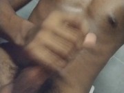 Me Encuentra en el baño público Hermosa Chica Dominicana 9/16