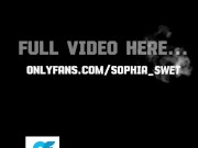 Masturbando minha incrível buceta lisinha e chupando consolo preto 13/16