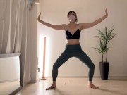 【全裸ヨガシリーズ2】本編無修正！今日のレッスンはゆかろん先生はおまんこにバイブを仕込んでヨガってみたよ♡途中で思わずポーズ取りながら潮吹きしちゃった… 10/16