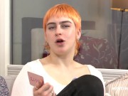 Ersties - Emi bringt sich mit Massageöl in Stimmung und dann mit einem Vibrator zum Höhepunkt 12/16