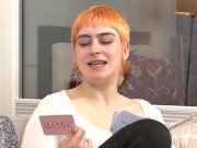 Ersties - Emi bringt sich mit Massageöl in Stimmung und dann mit einem Vibrator zum Höhepunkt 13/16