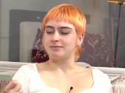 Ersties - Emi bringt sich mit Massageöl in Stimmung und dann mit einem Vibrator zum Höhepunkt 6/16