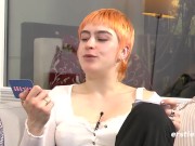 Ersties - Emi bringt sich mit Massageöl in Stimmung und dann mit einem Vibrator zum Höhepunkt 9/16