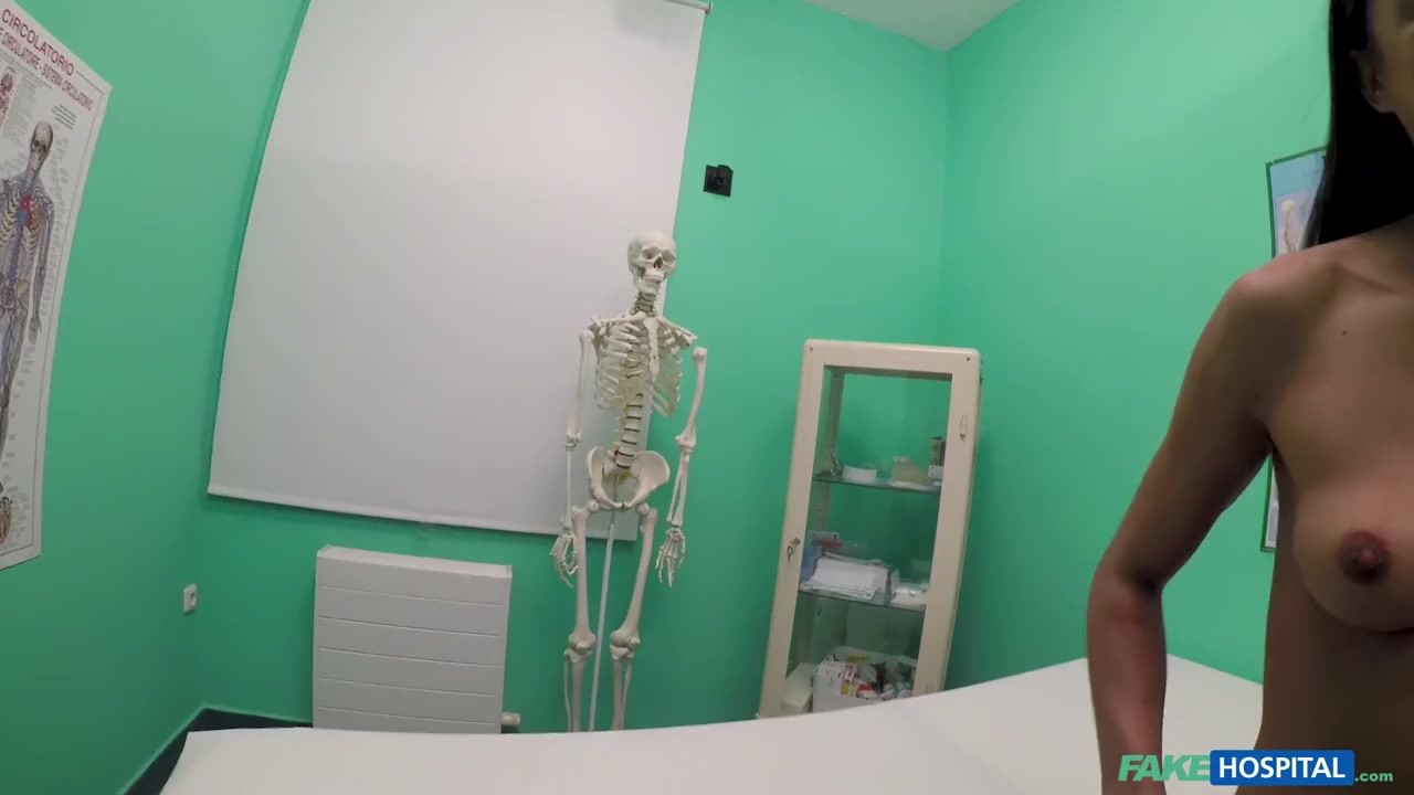 Fake Hospital - Doctor gives a hot brunette a hard examination