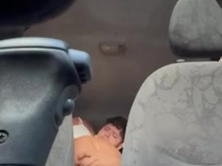 En el carro de mi Marido a plena luz del día y nos descubrieron