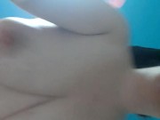 Je me masse mes seins 14/16