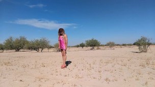 linda putita se desnuda en publico con tacones y plug anal muy caliente con lindos pies